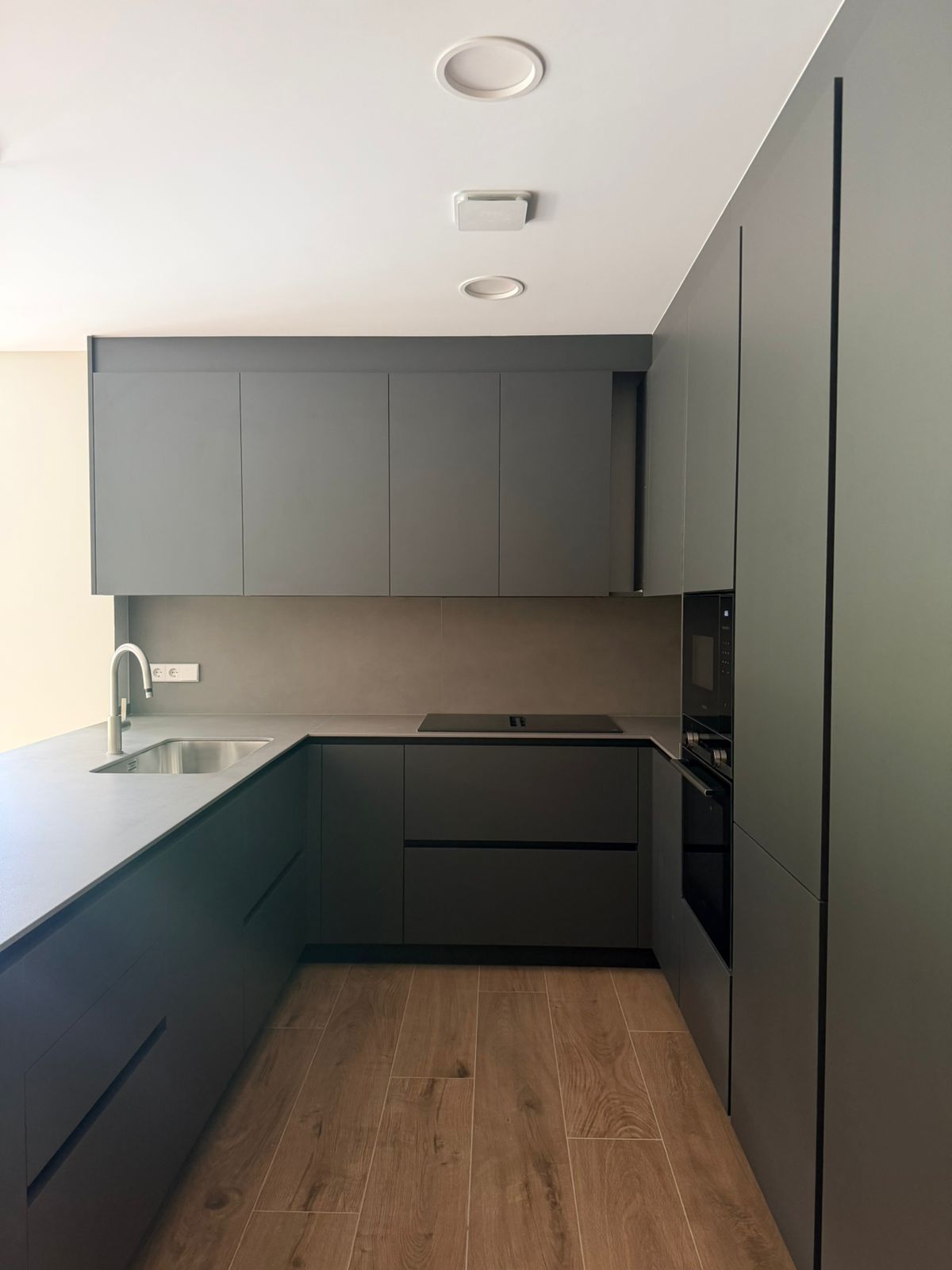 Cuina · acabats contemporanis en un habitatge finalitzat de Pal 1550